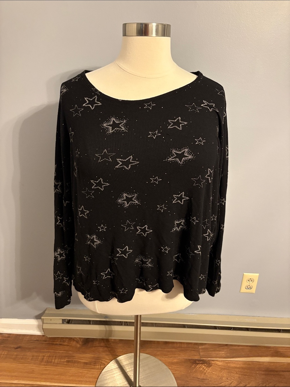 torrid Black Long-Sleeve Star Print Top